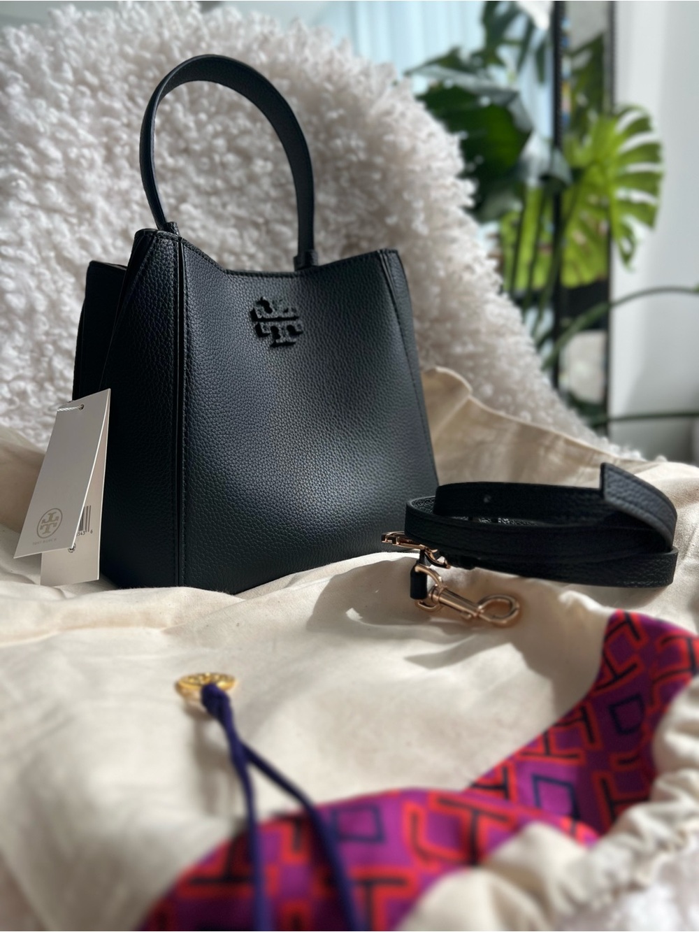 🌸🖤Authentic Tory Burch Small MCGRAW BUCKET BAG 🧿 ✨
